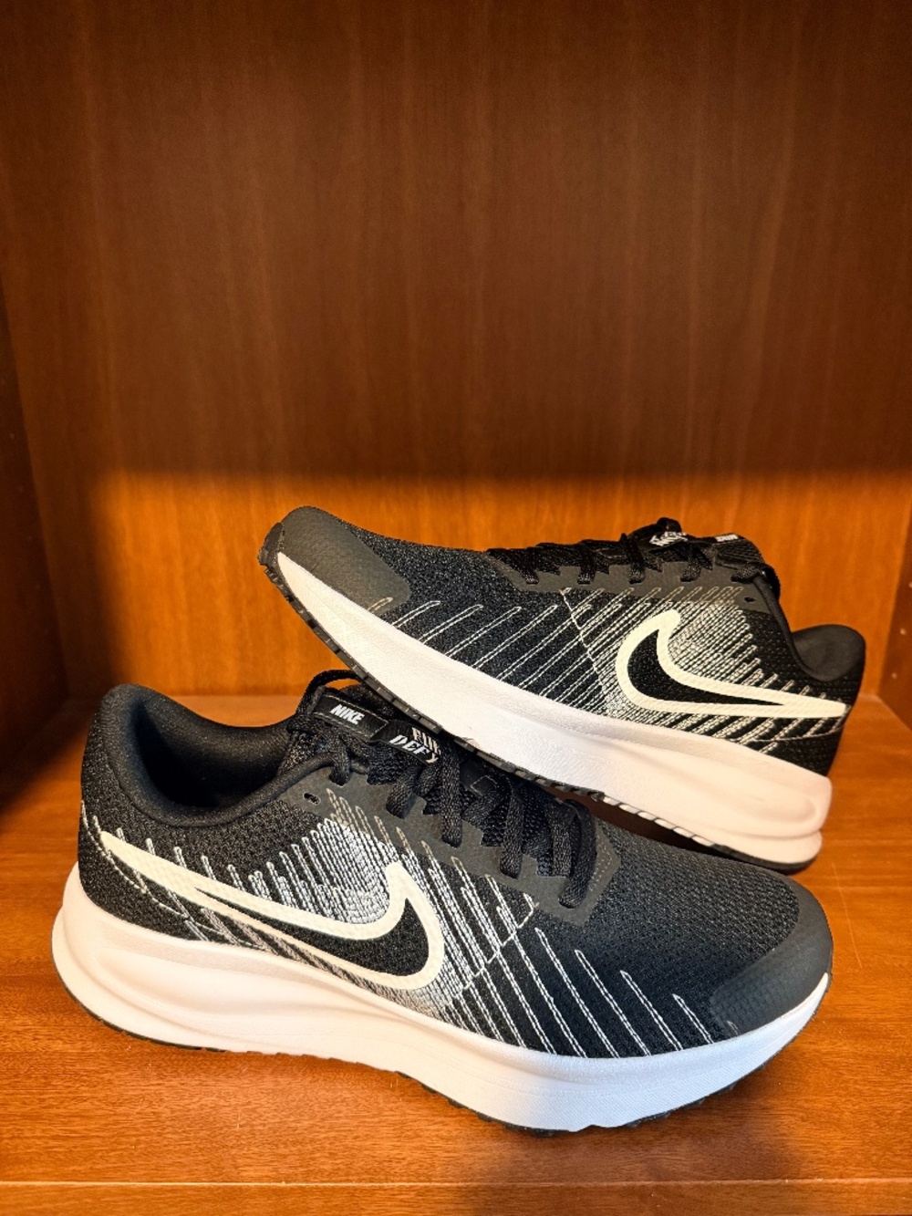 Nike Mens Run Defy